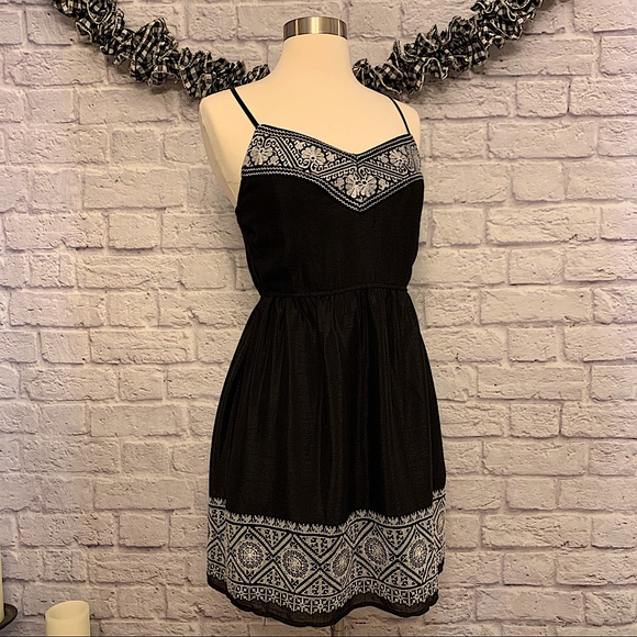 Three Pink Hearts Embroidered Lined Dress - Picture 3 of 11